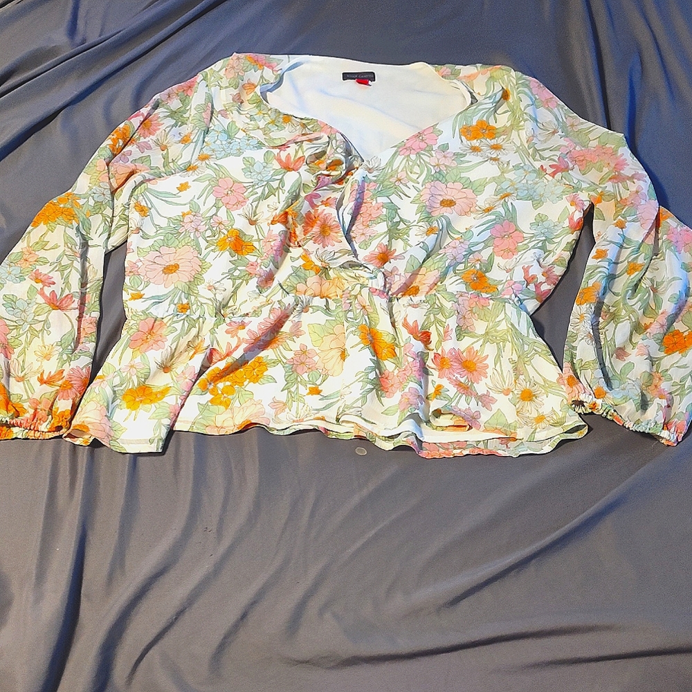 Vince Camuto L Floral Blouse